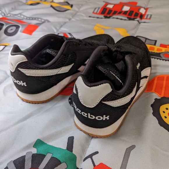 Classic Reeboks - Picture 3 of 5